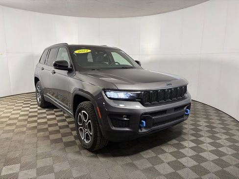 Used 2022 Jeep Grand Cherokee Trailhawk w/ Luxury Tech Group III image 7
