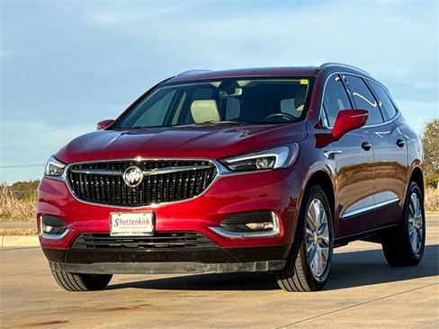 Used 2019 Buick Enclave Essence image 3