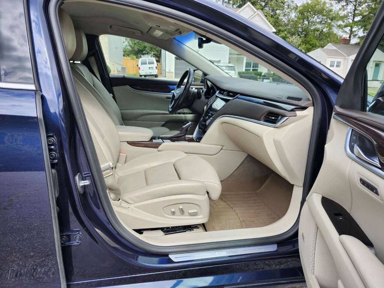 Used 2017 Cadillac XTS Premium Luxury AWD/4WD image 5