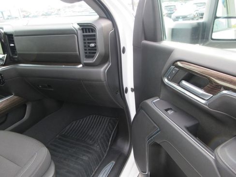 Used 2024 Chevrolet Silverado 3500 LT w/ Convenience Package image 21