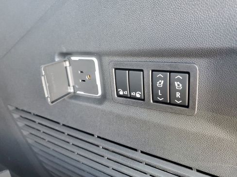 New 2026 Chevrolet Suburban LT w/ Comfort Package image 10