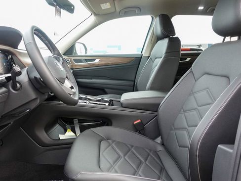 New 2026 Volkswagen Atlas SE FWD image 13
