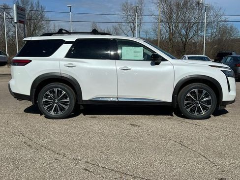New 2026 Nissan Pathfinder Platinum image 52