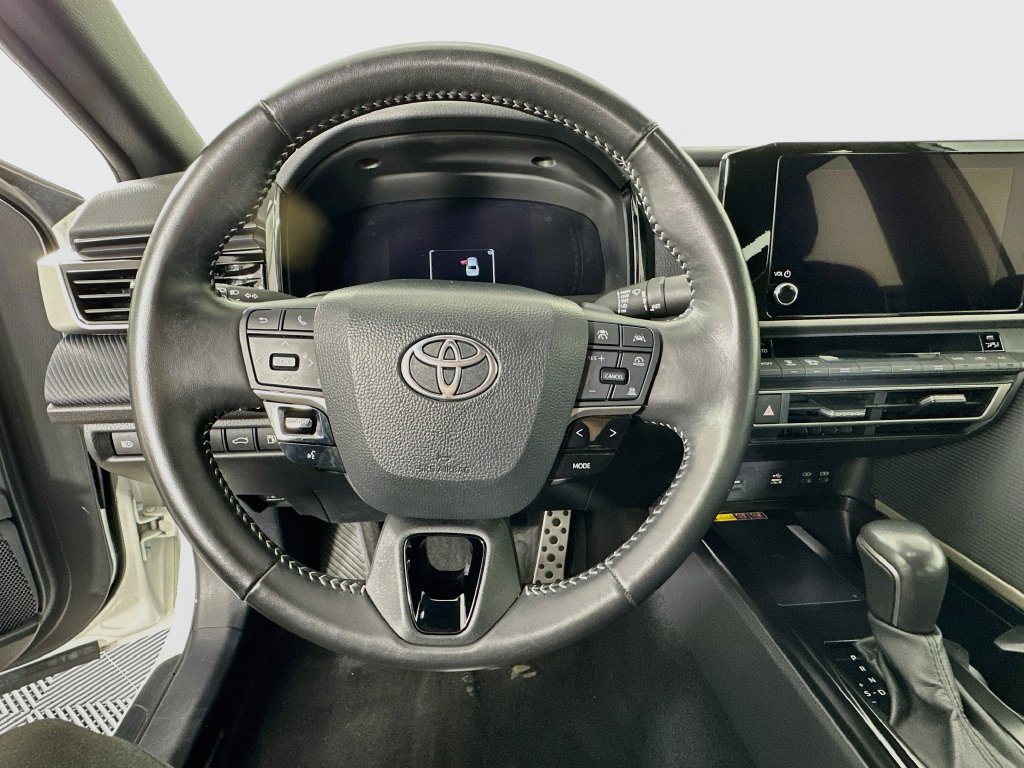 Certified 2025 Toyota Camry SE FWD image 11