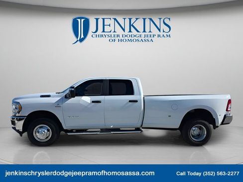 Used 2024 RAM 3500 Big Horn AWD/4WD image 8