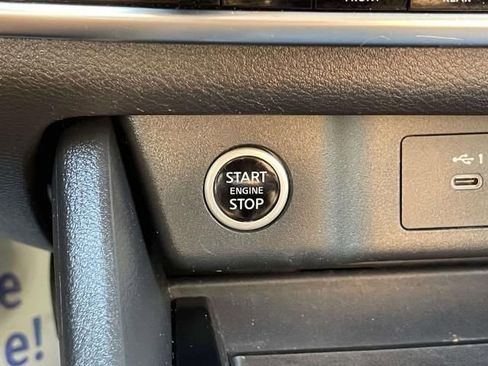 Certified 2023 Nissan Rogue SV image 30