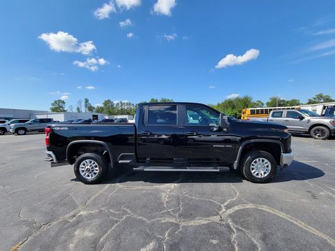 Used 2025 Chevrolet Silverado 2500 LT w/ Convenience Package AWD/4WD image 6