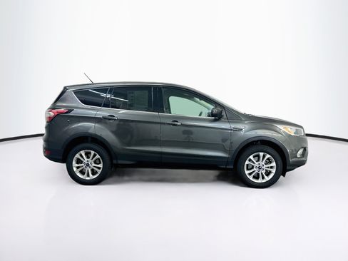 Used 2017 Ford Escape SE AWD/4WD image 10