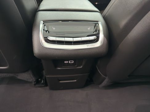 Used 2024 Cadillac XT6 Premium Luxury w/ Technology Package AWD/4WD image 33