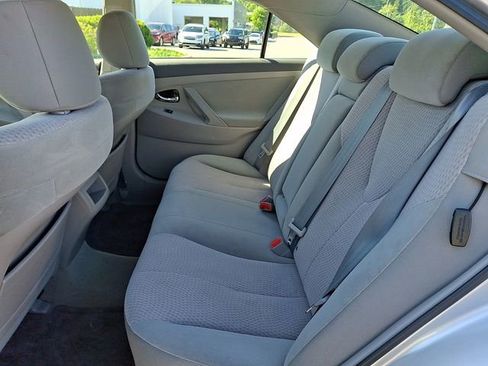 Used 2011 Toyota Camry LE FWD image 11