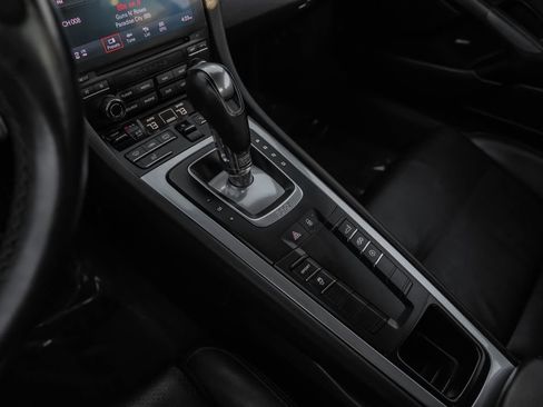 Used 2018 Porsche 718 Cayman S image 19