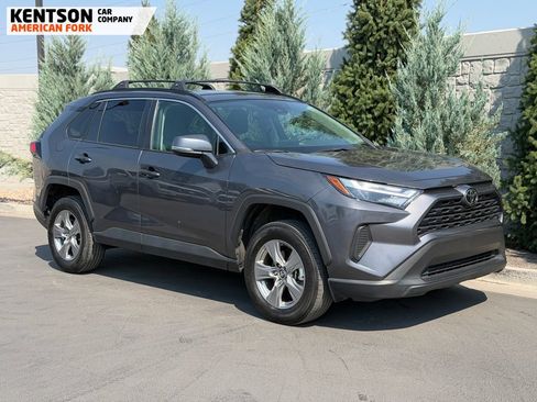 Used 2025 Toyota RAV4 XLE AWD/4WD image 9