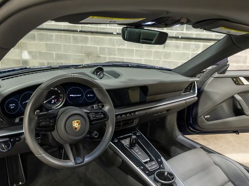 Used 2020 Porsche 911 Carrera w/ Premium Package RWD image 33
