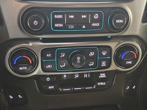 Used 2018 Chevrolet Suburban LT image 47