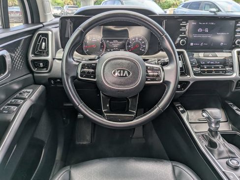 Used 2021 Kia Sorento S w/ Panoramic Sunroof Package FWD image 16
