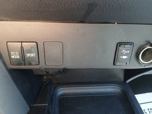 Used 2016 Toyota RAV4 LE FWD image 20