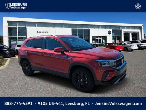 Used 2022 Volkswagen Taos SE w/ Panoramic Sunroof Package image 1