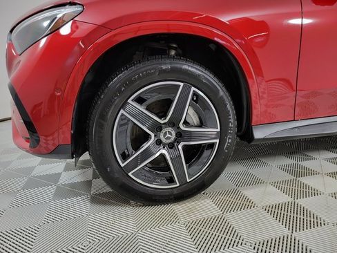 Certified 2025 Mercedes-Benz GLC 300 4MATIC image 4