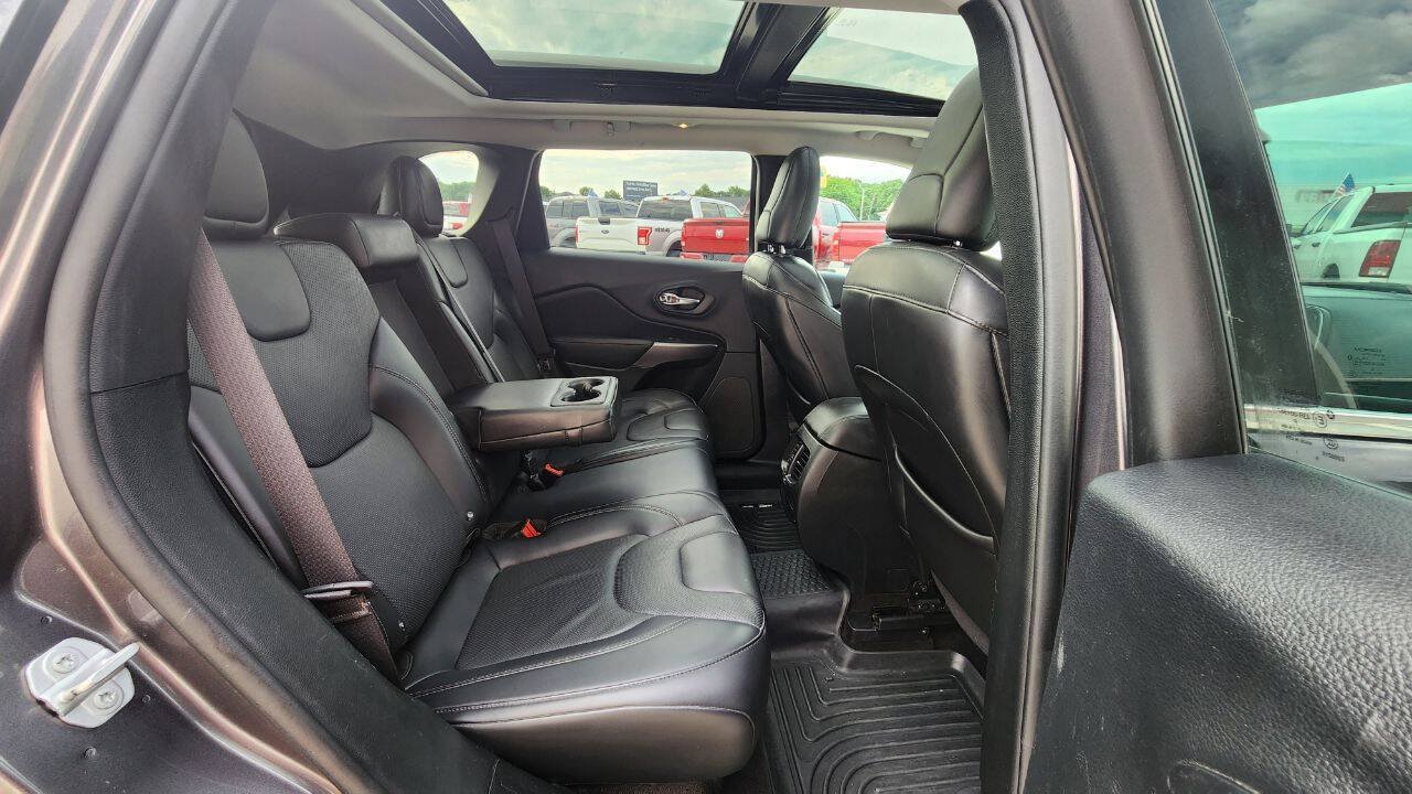 Used 2019 Jeep Cherokee Limited AWD/4WD image 22