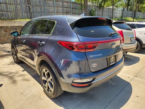 Used 2020 Kia Sportage LX FWD image 3
