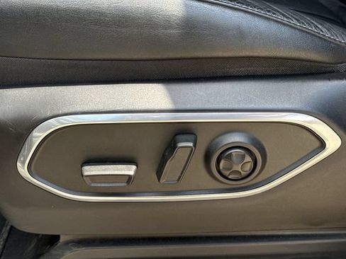 Used 2024 Jeep Wagoneer Series III AWD/4WD image 26