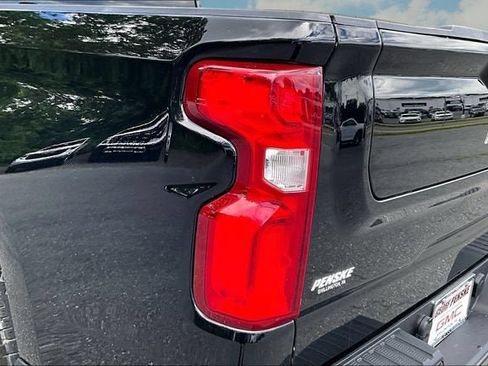 Used 2022 Chevrolet Silverado 1500 RST AWD/4WD image 32
