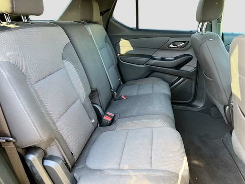 Used 2023 Chevrolet Traverse LT FWD image 25