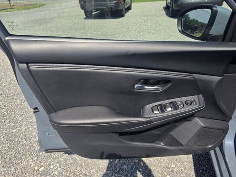Used 2024 Nissan Sentra SV FWD image 6