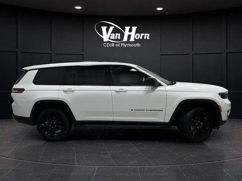 Used 2025 Jeep Grand Cherokee L Limited w/ Luxury Tech Group II image 2