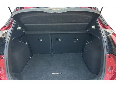 Used 2021 Nissan Kicks SR w/ SR Premium Package FWD image 9