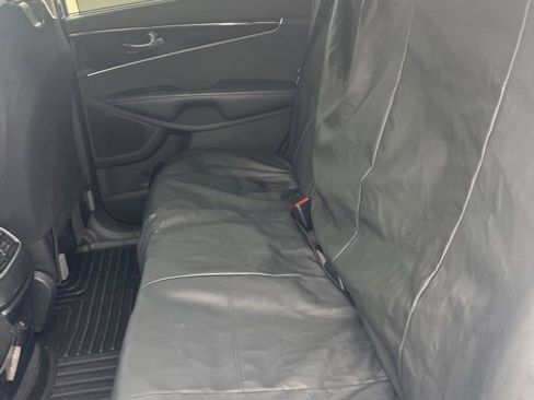 Used 2017 Kia Sorento EX image 10