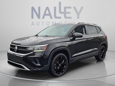 Used 2022 Volkswagen Taos SE FWD image 1