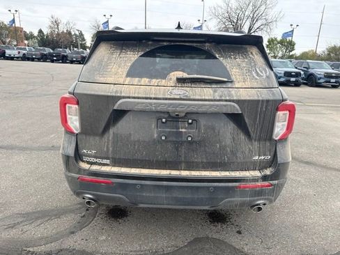 Used 2022 Ford Explorer XLT w/ Equipment Group 202A AWD/4WD image 9