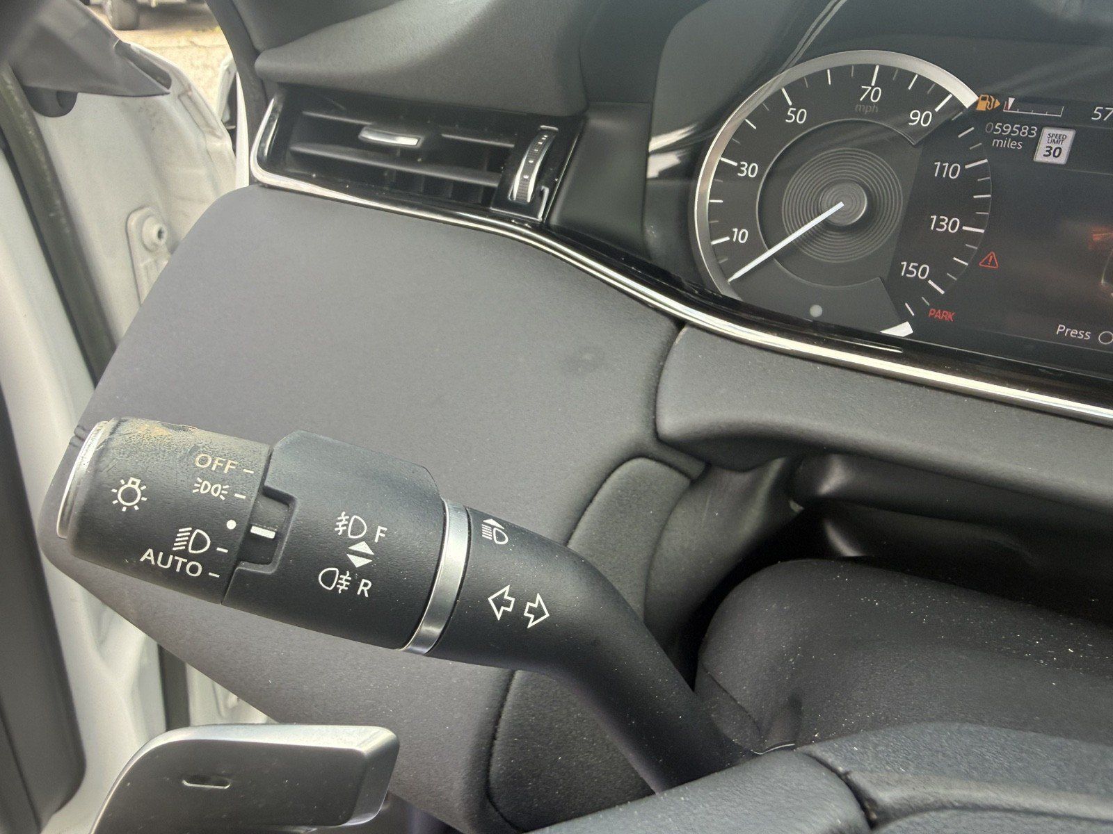Used 2023 Land Rover Range Rover Evoque R-Dynamic SE AWD/4WD image 24