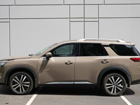 Used 2024 Nissan Pathfinder Platinum FWD image 51