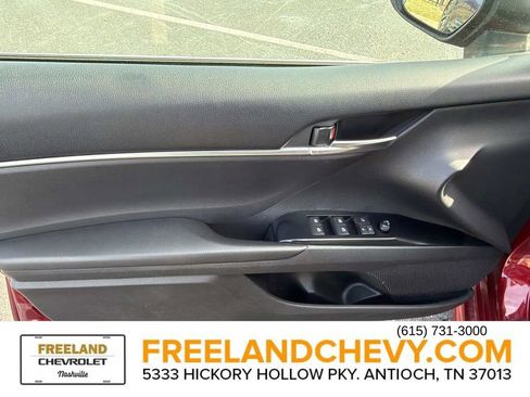 Used 2018 Toyota Camry SE image 21