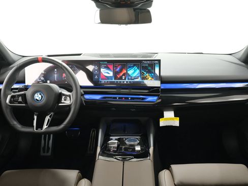 Used 2025 BMW i5 M60 w/ Premium Package AWD/4WD image 8