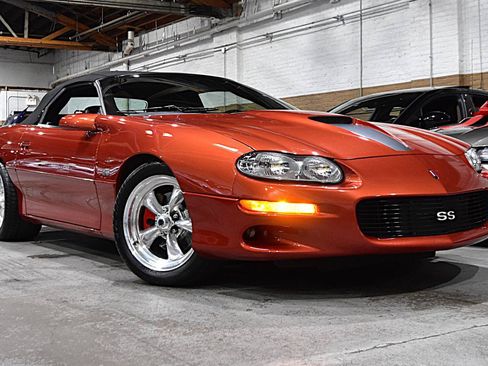 Used 2002 Chevrolet Camaro Z28 w/ SS Performance/Appearance Pkg RWD image 2