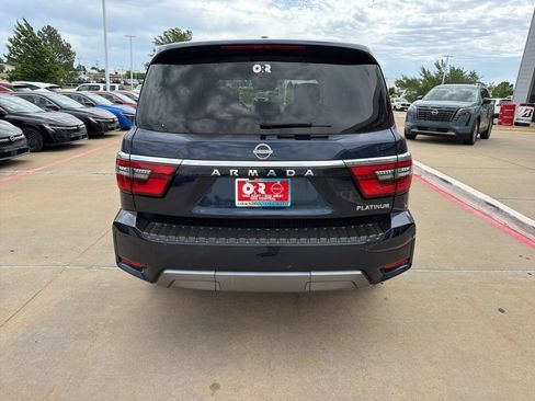 Used 2022 Nissan Armada Platinum w/ Captain's Chairs Package RWD image 4
