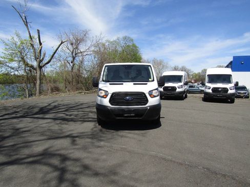 Used 2019 Ford Transit 250 148 Low Roof RWD image 32