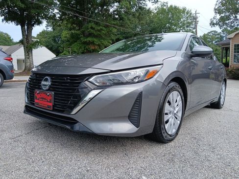 Used 2024 Nissan Sentra S FWD image 2