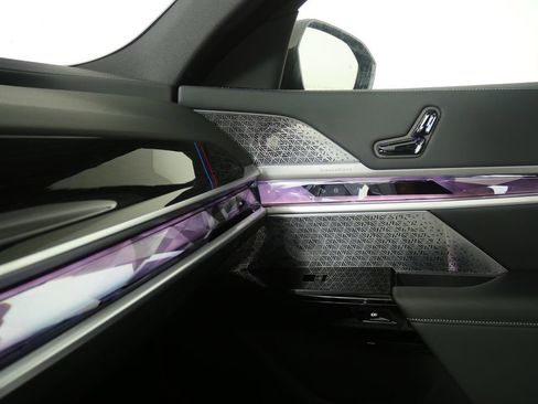 New 2026 BMW 750e xDrive w/ Executive Package image 25