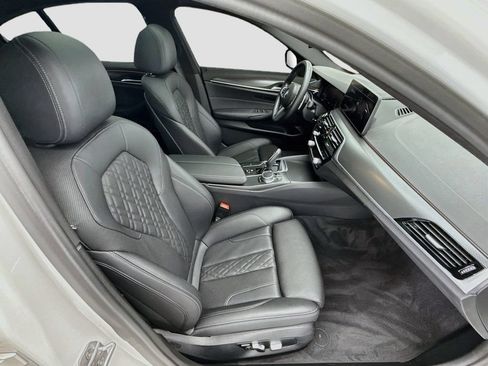 Used 2022 BMW 530i w/ M Sport Package RWD image 19