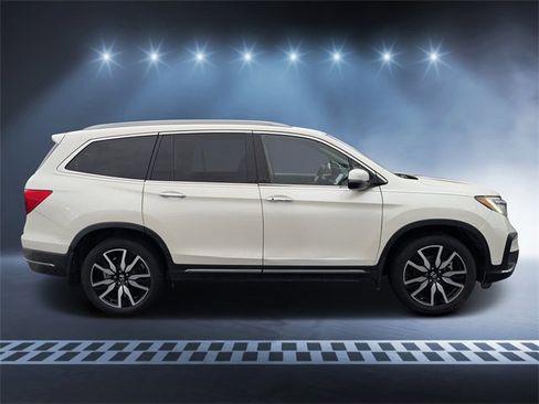 Used 2019 Honda Pilot Touring image 2