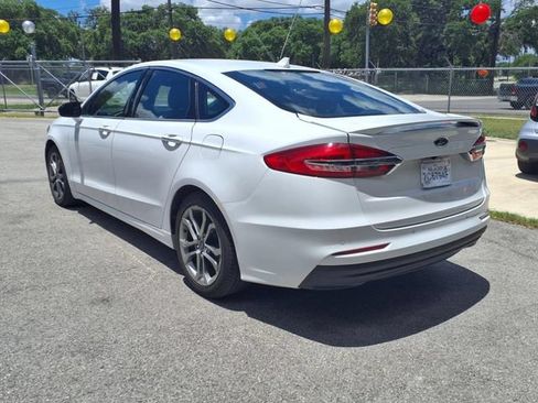 Used 2019 Ford Fusion Titanium FWD image 5