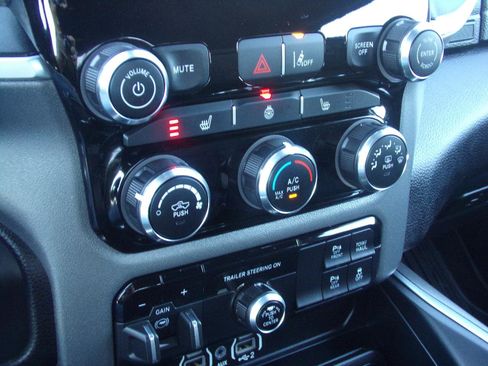 Used 2025 RAM 1500 Big Horn AWD/4WD image 25