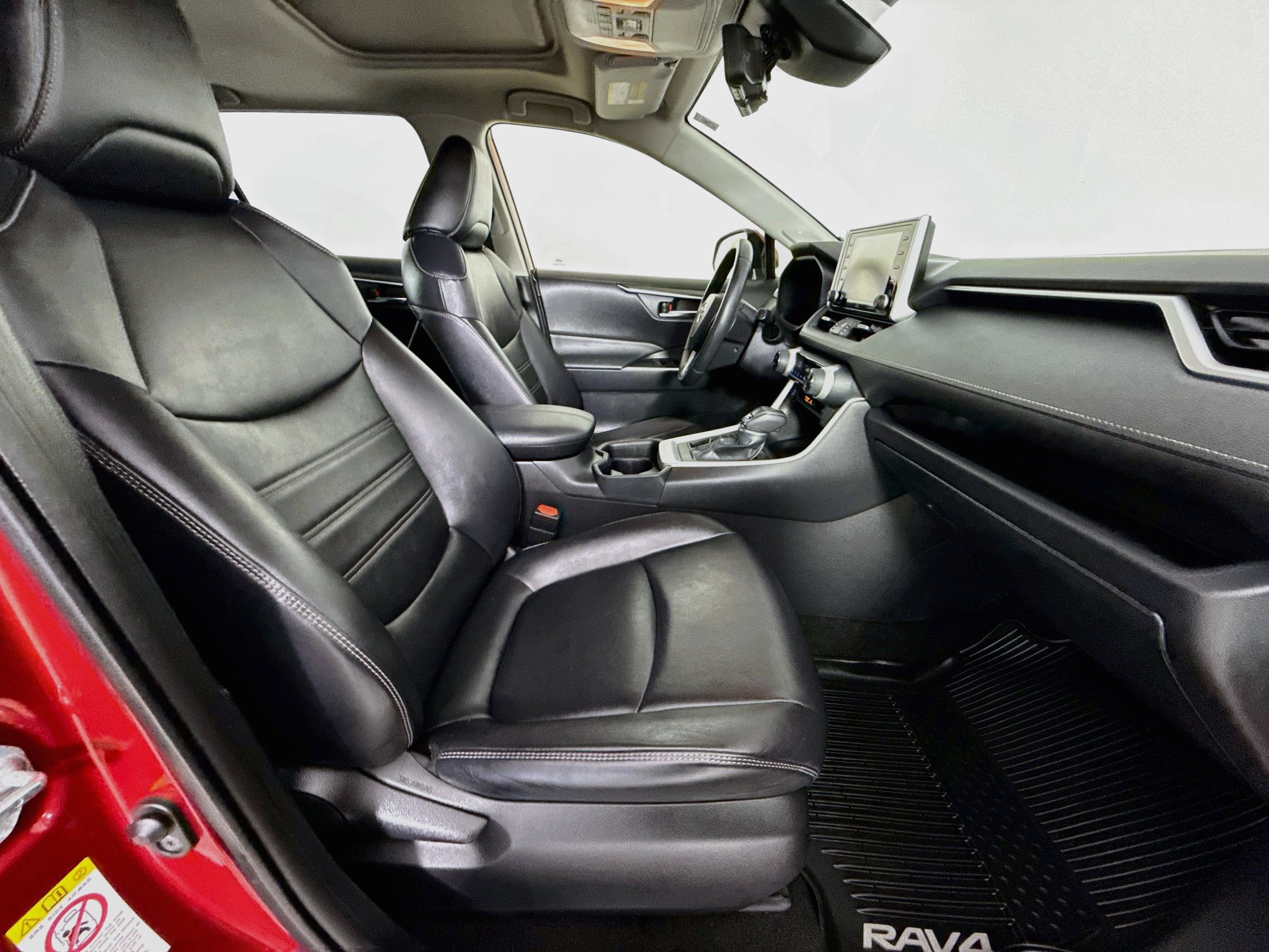 Certified 2019 Toyota RAV4 XLE Premium w/ Advanced Technology Package AWD/4WD image 30