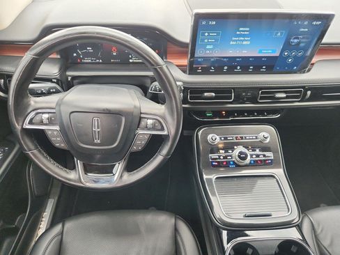 Used 2022 Lincoln Nautilus Reserve FWD image 11