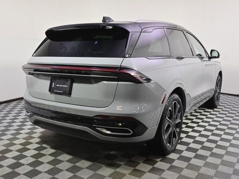 New 2026 Lincoln Nautilus Reserve image 6