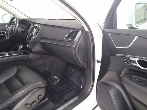 Used 2020 Volvo XC90 T6 Momentum w/ Protection Package Premier image 44